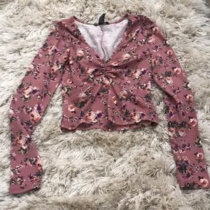 LONG SLEEVE FLOWER CROP TOP